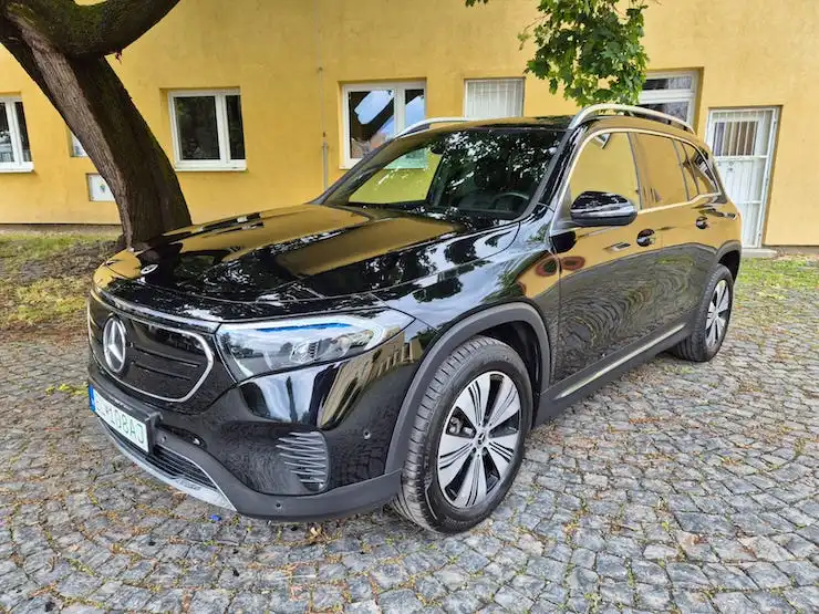 Mercedes-Benzz EQB 250+