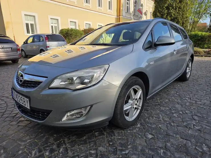 Opel Astra 2.0 CDTI, tempomat