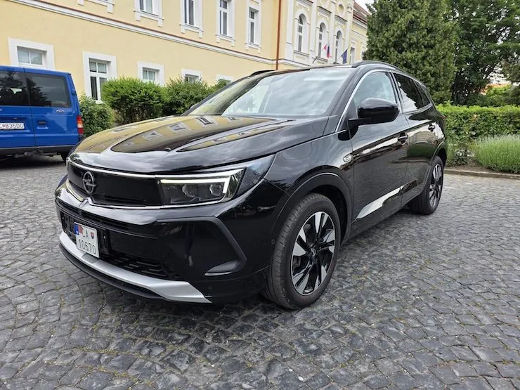 Opel Grandland 1.6 - PLUG IN HYBRID