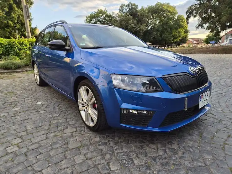 Škoda Octavia Combi RS 2.0 TDI DPF DSG 135kW 184k A6 (2015)